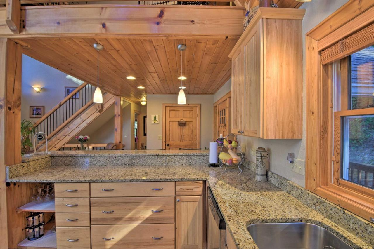 Spacious Lake Santeetlah Cottage With Lake Views! Extérieur photo
